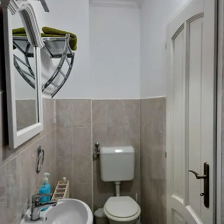 Bike&Night Apartment Baracska Exterior photo